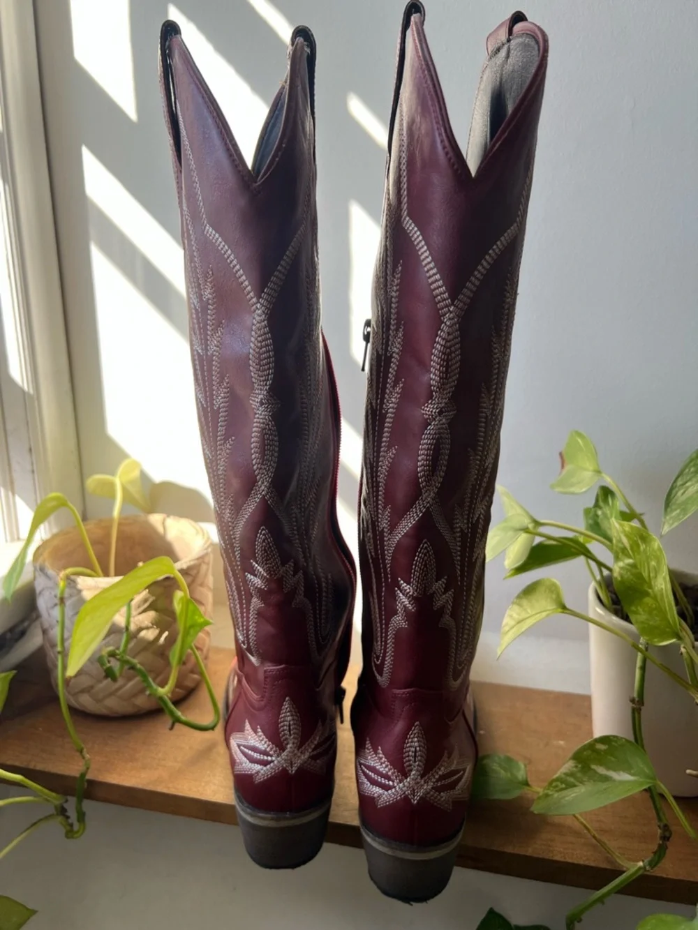Women's Tall Burgundy Western Boots - Picture 3 of 6